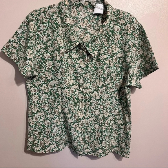 Green Floral  Blouse - Picture 1 of 4